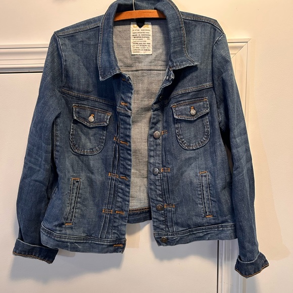 J. Crew Women's Classic Jean Jacket Blue Denim Trucker Size Large - Picture 2 of 10